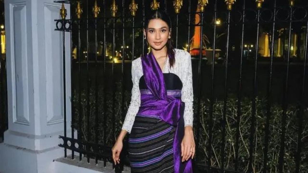 Inspirasi kebaya kutubaru ala Mikha Tambayong (credit: instagram/miktambayong)