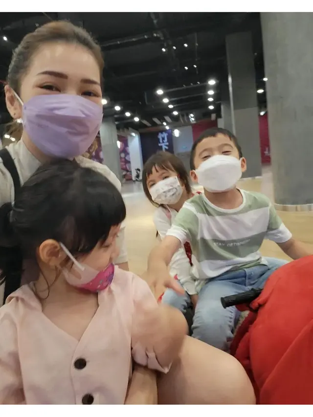 Jadi Ibu Tiga Anak, Ini 6 Potret Maya Septha Bersama Buah Hati