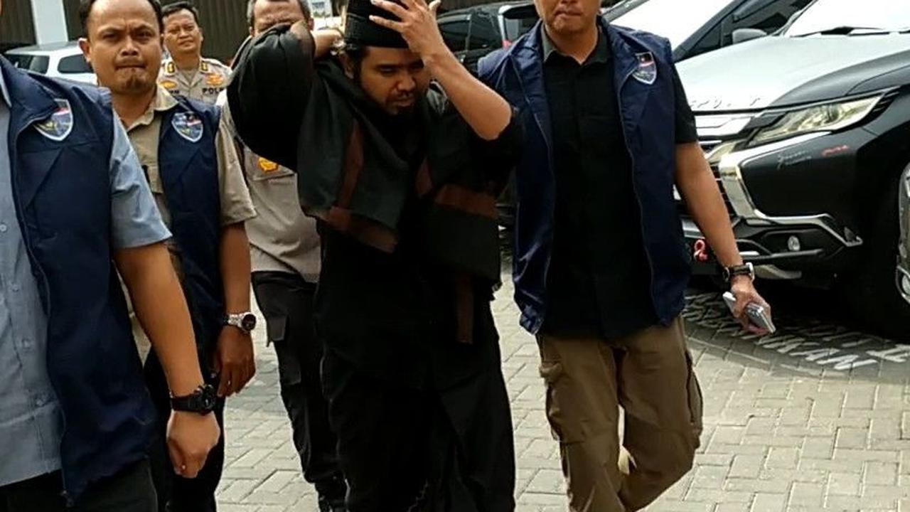 Polisi masih terus mendalami peran saksi lainnya. Setidaknya, sudah ada 13 orang saksi yang hingga saat ini diperiksa oleh penyidik.