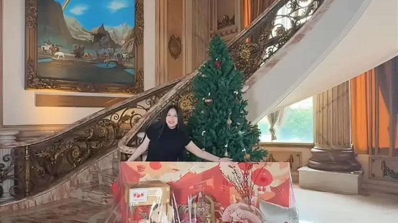 6 Potret Hampers Imlek Keluarga Sisca Kohl yang Mewah, Siap Sambut Hari Raya