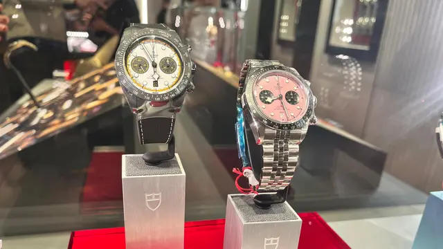 5. 5. Black Bay Chrono Pink, Ekspresi Berani dalam Kolaborasi Jay Chou