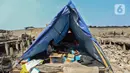 Kini warga juga dipindahkan sementara ke lokasi pengungsian yang berada di sebelah lokasi kejadian. Mereka menempati tenda-tenda yang telah disediakan. (Liputan6.com/Johan Tallo)