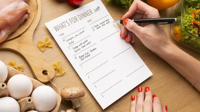 Ilustrasi membuat list makanan