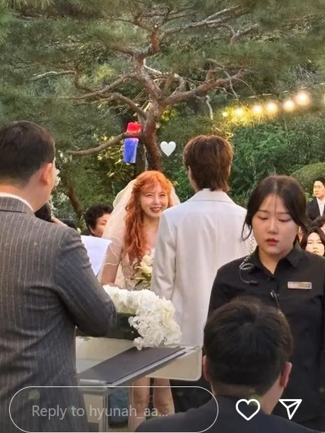 Pernikahan HyunA dan Yon Jun Hyung. (Instagram/ hyunah_aa)