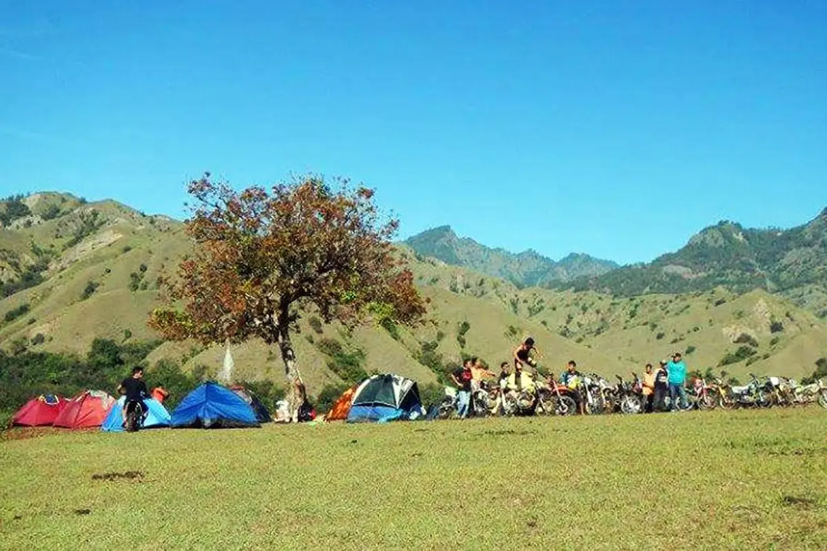 Kini, para pengunjung Desa Wisata Omah Domes yang berada di Dusun New Nglepen, Sumberharjo, Prambanan bisa menikmati  pemandangan yang menawan dari atas Bukit.