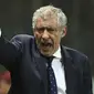 Namun pelatih Portugal, Fernando Santos tetap menurunkan skuad terbaik termasuk Cristiano Ronaldo yang sebenarnya masih mengalami bengkak di mata kanannya akibat cedera saat menang 4-0 atas Republik Ceska tiga hari sebelumnya. (AP/Rui Vieira)