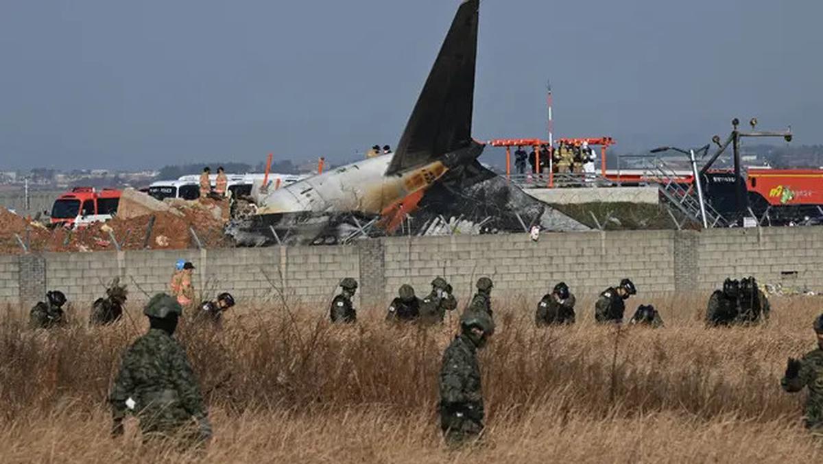 Pesawat Terbakar di Bandara Gimhae Busan Korea Selatan, 169 Penumpang dan 7 Awak Dievakuasi