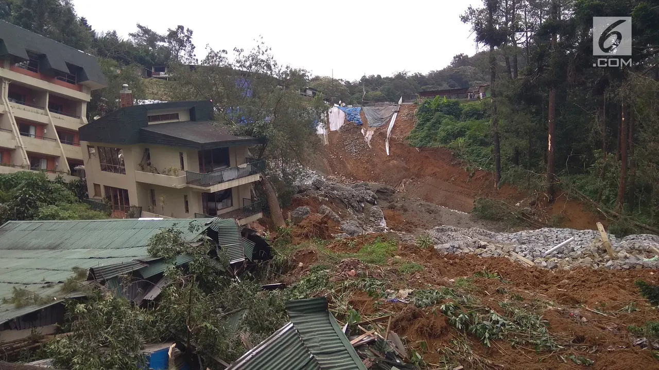 Kembali Longsor, Jalur Puncak Ditutup bagi Kendaraan Roda Empat