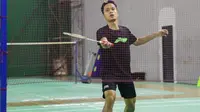 Tunggal putra Indonesia Anthony Sinisuka Ginting atau Anthony Ginting tengah berlatih jelang Olimpiade Tokyo 2020. (foto: PBSI)