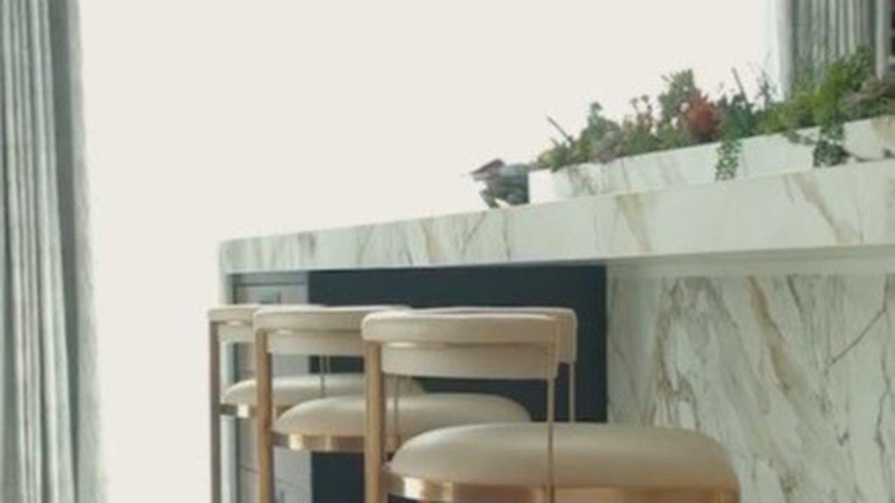 Desain Meja Bar Minimalis untuk Dapur Modern
