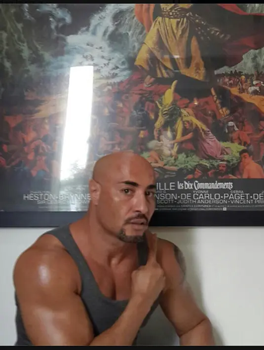 Warga Negara Asing asal Perancis ini dikabarkan sering menganggu ketentraman warga, mulai dari makan tidak bayar, tidur dipenginapan tidak bayar hingga sering menggangu istri orang. (Istimewa)