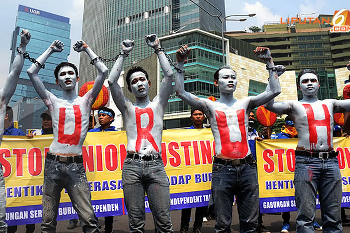 buruh-teater-130501b.jpg