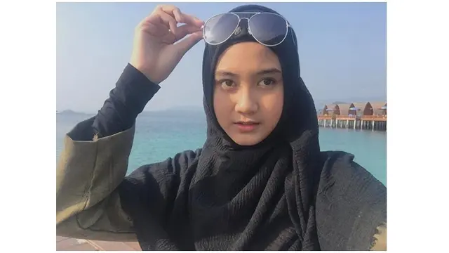 Nindy juga hobi travelling, ia kerap membagikan potret dirinya saat berlibur.