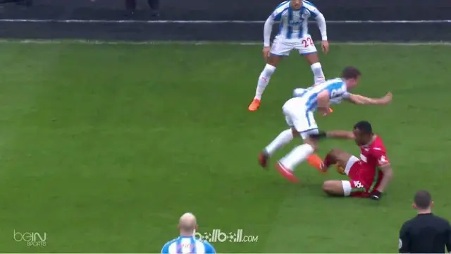 VIDEO: Tekel Brutal Pemain Swansea City Hasilkan Kartu Merah Langsung