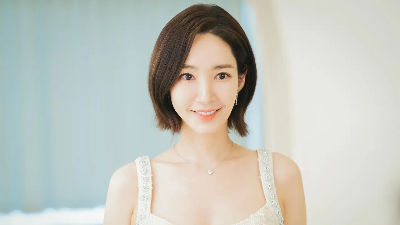 Park Min Young dalam serial Marry My Husband. [Foto: Prime Video]