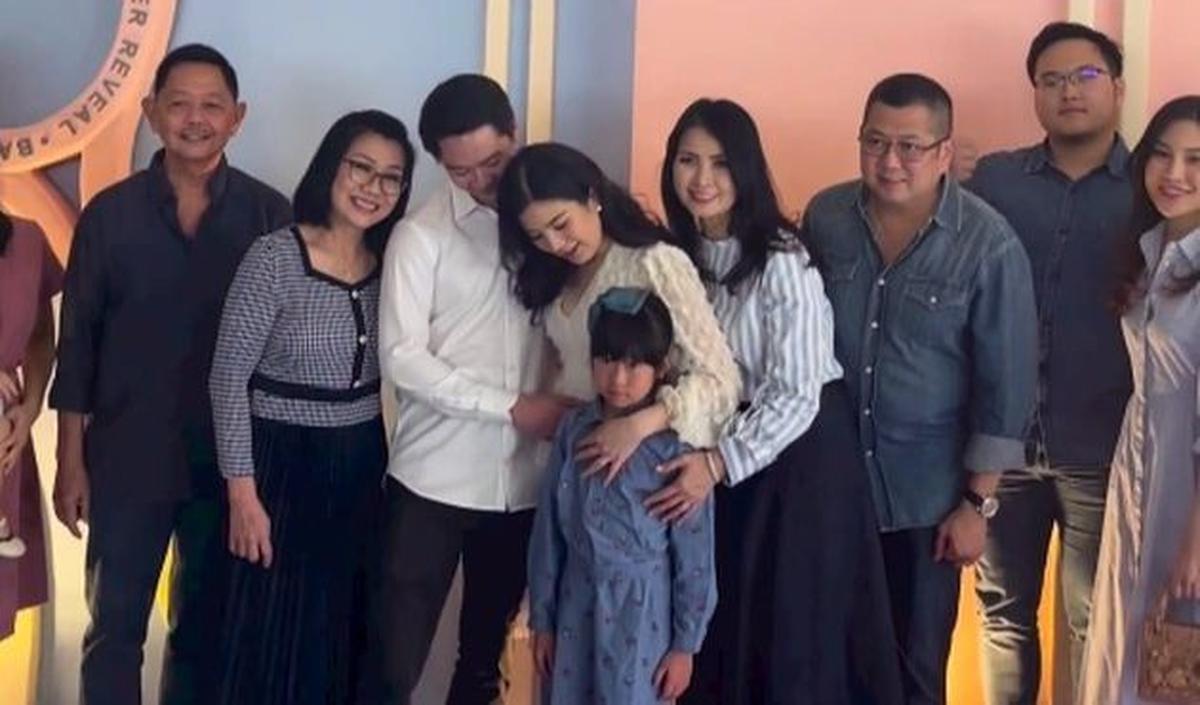 "Congratulation Kevin & Valen🙏🏻 Kevin’s Birthday Celebration 🎂 & Gender Reveal coming soon baby A. January 2024, it’s a girl 🎀"
