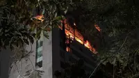 Penampakan Gedung Bapenda DKI Dilahap Api