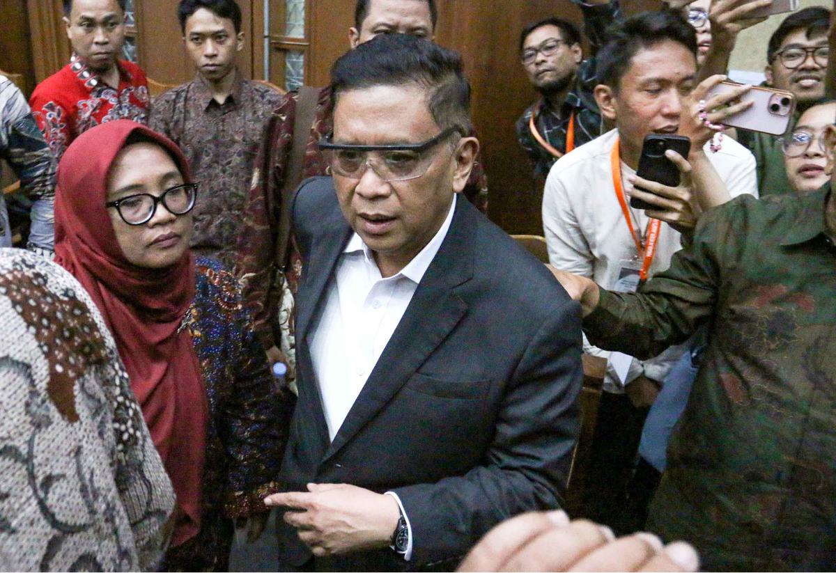 FOTO: Hasto Kristiyanto Divonis 3,5 Tahun Penjara Terkait Kasus Harun Masiku