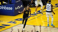 Selebrasi Jordan Poole saat Warriors sikat Mavericks di final wilayah barat NBA (AFP)