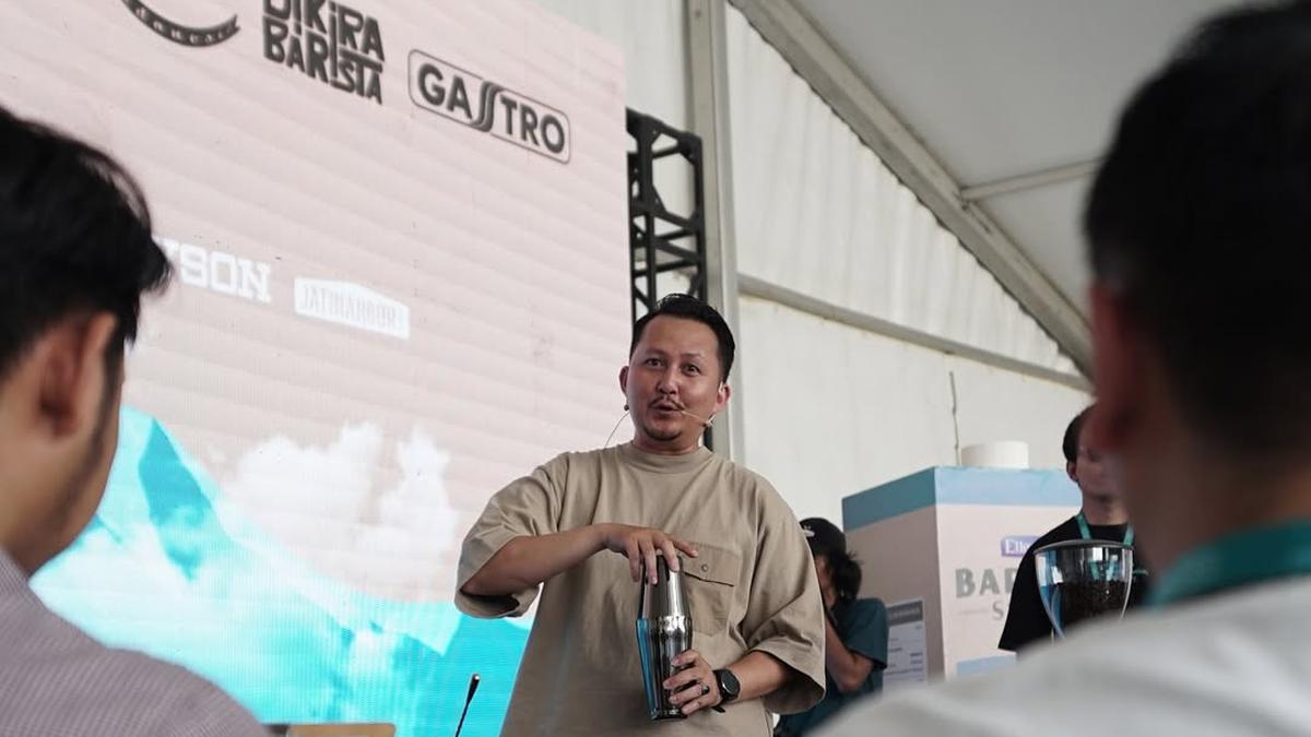 Reaksi Endrik Wijaya Menang Kompetisi Elbaf 2025: Alhamdulillah, Rezeki Tahun 2025 Bisa Angkat Trofi