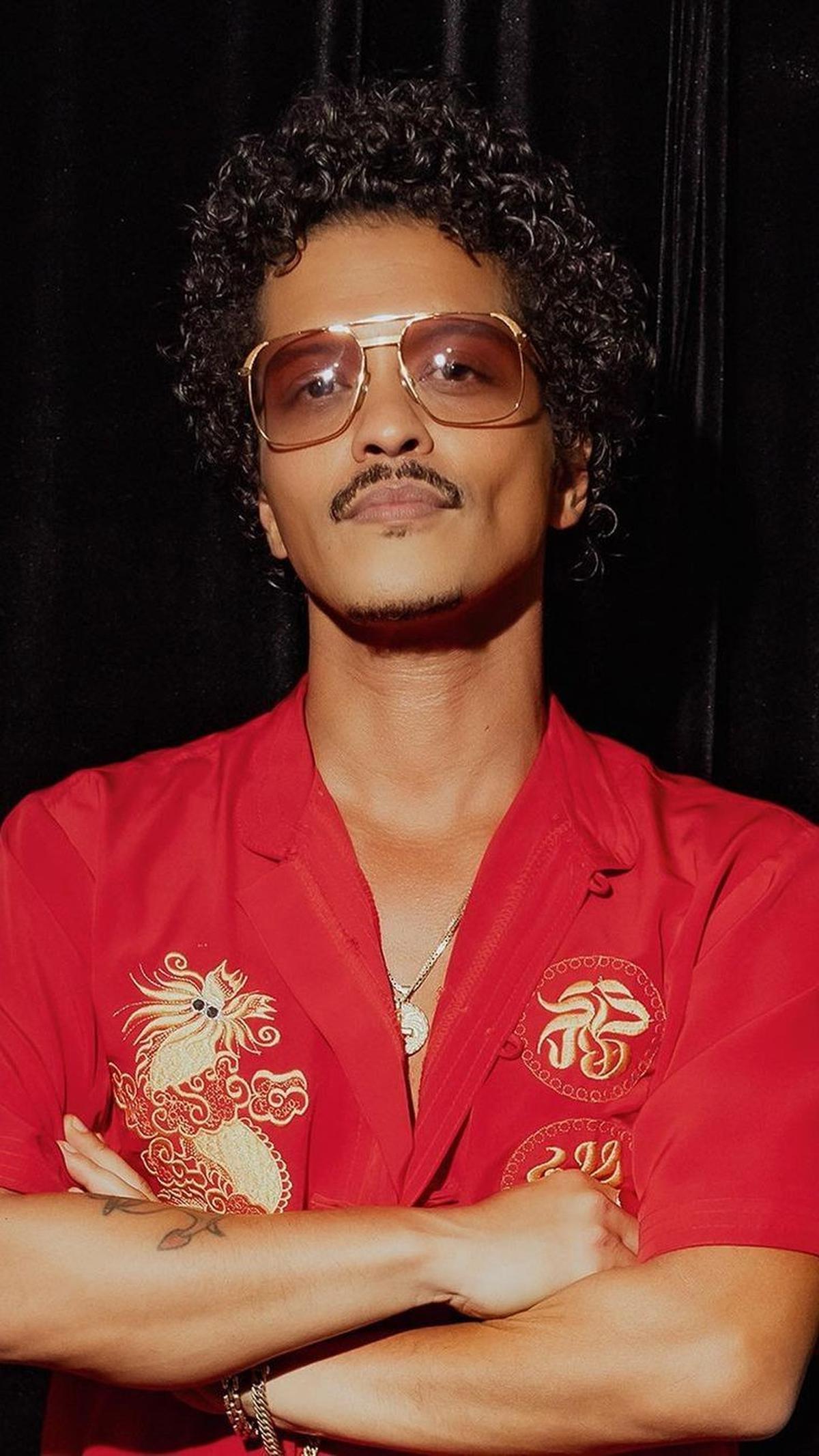 Dengan antusiasme yang tinggi dan persiapan yang matang, konser Bruno Mars di Jakarta diharapkan dapat berjalan dengan lancar dan memberikan pengalaman yang luar biasa bagi para penggemar.&nbsp;