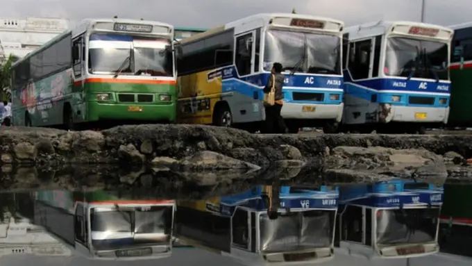 [Bintang] 5 Kendaraan Umum Jadul yang Pernah Slliweran di Jakarta