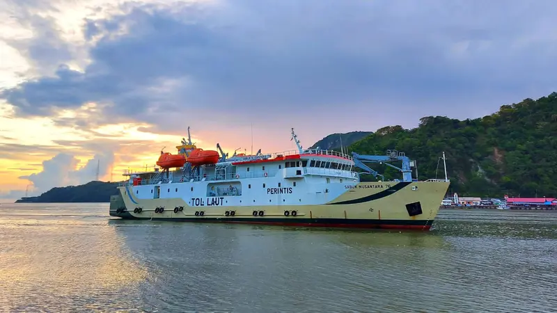 Kapal Perintis KM  Sabuk Nusantara 76.