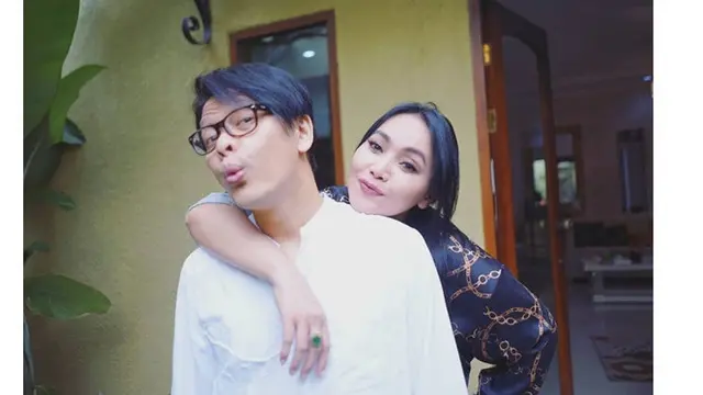 6 Seleb yang Butuh Penantian Panjang Untuk Hamil Setelah Sekian Lama Menikah