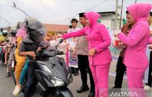 Polres Pulang Pisau Perkuat Kepedulian Sosial di Bulan Ramadhan Melalui Pembagian Takjil Gratis
