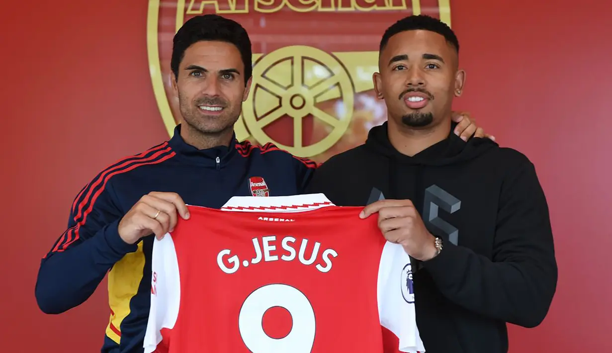 Mikel Arteta. Pelatih Arsenal asal Spanyol berusia 40 tahun ini baru saja mendatangkan Gabriel Jesus dan Oleksandr Zinchenko dari Manchester City di bursa transfer musim panas 2022/2023. Keduanya merupakan anak asuhnya saat menjabat asisten pelatih Pep Guardiola di Manchester City mulai awal musim 2016/217 hingga tengah musim 2019/2020. (arsenal.com)