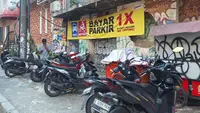 Warga Protes Parkir Liar di Blok M Square, Dishub Pasang Spanduk 'Bayar Parkir 1 X di Pintu Keluar'
