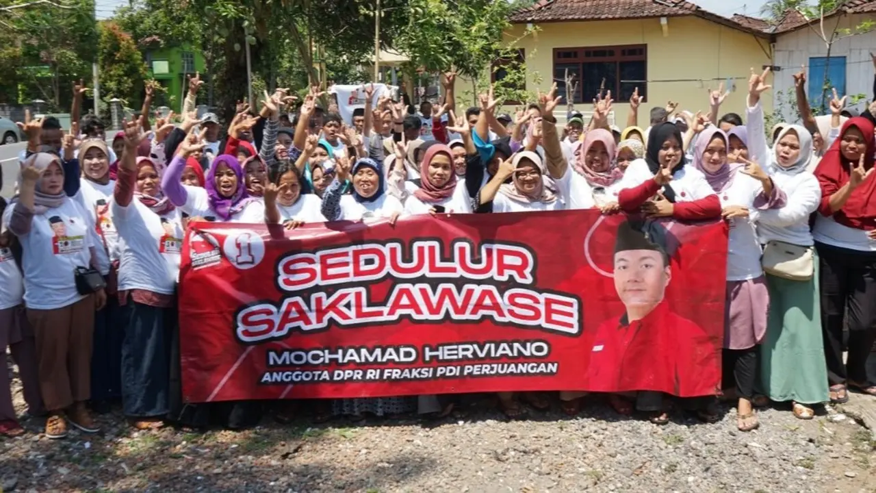 Politikus PDI Perjuangan (PDIP) Mochamad Herviano melalui pendukungnya,  Relawan Sedulur Saklawase