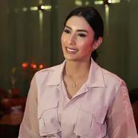 Tyas Mirasih, Preskon Konser Nostalgia 90. (Adrian Putra/Fimela.com)