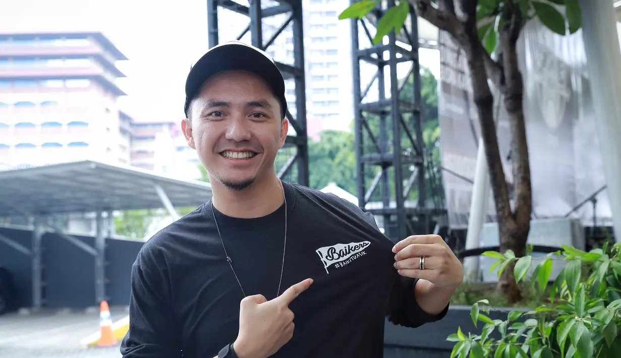 Dalam touring Motorbaik Adventure 2016 tersebut, Ananda Omesh bersama dengan Tora Sudiro, Gading Marten, Dimas Andrean, Tarra Budiman, Nabila Putri, Denny Chasmala dan Bisma Karisma. (Galih W. Satria/Bintang.com)