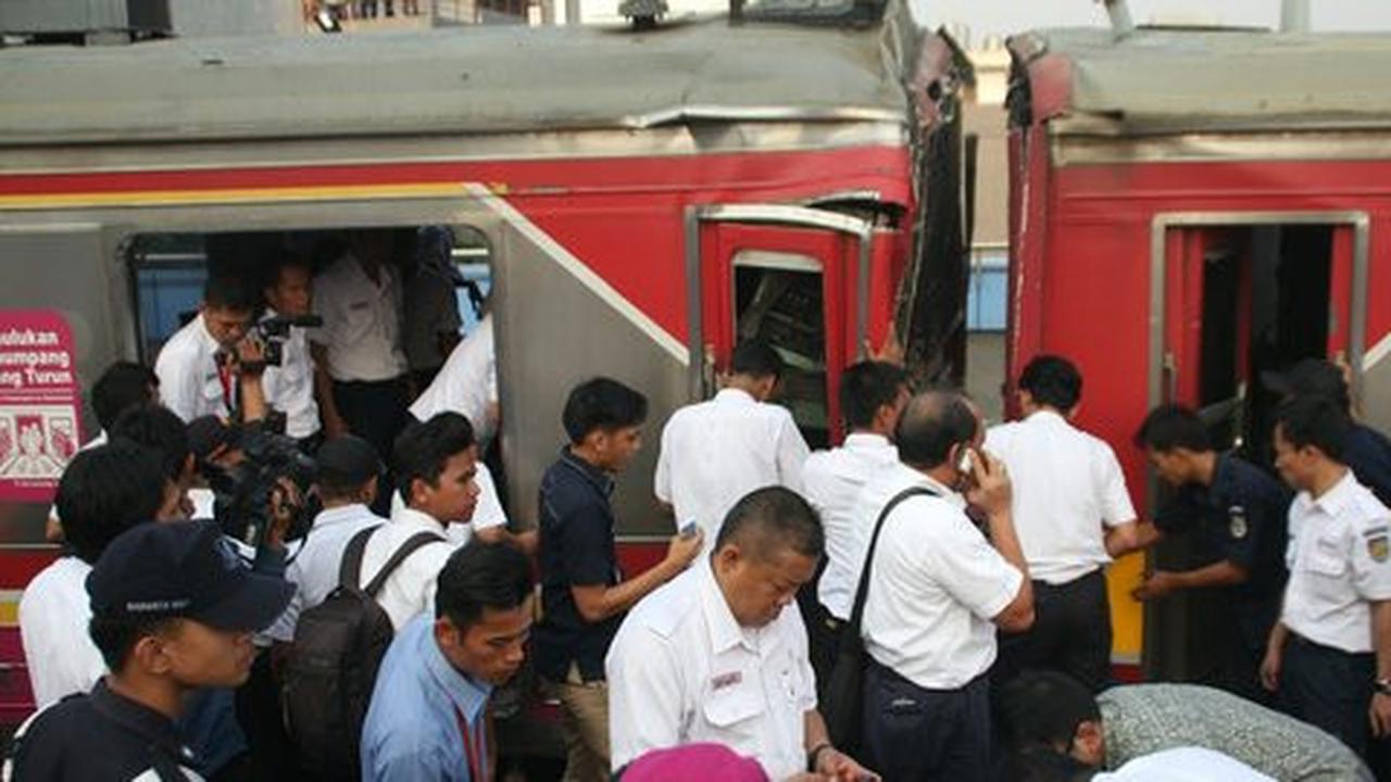 Bos KCJ bela asisten masinis kemudikan KRL hingga berujung tabrakan