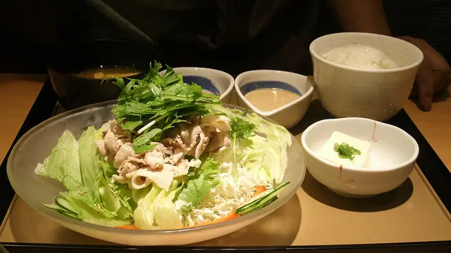 Menu Shabu-Shabu (Wikimedia Commons)