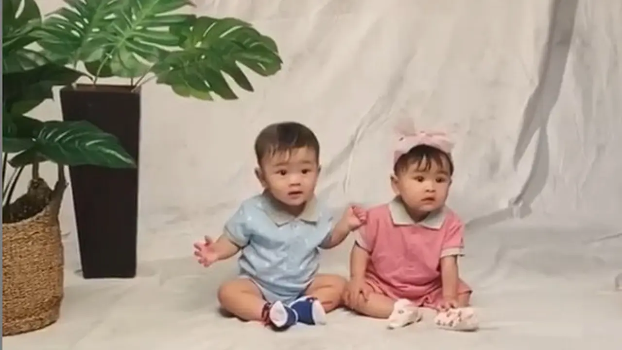 6 Momen Pemotretan Zayn dan Zunaira Anak Syahnaz Sadiqah, Bikin Gemas
