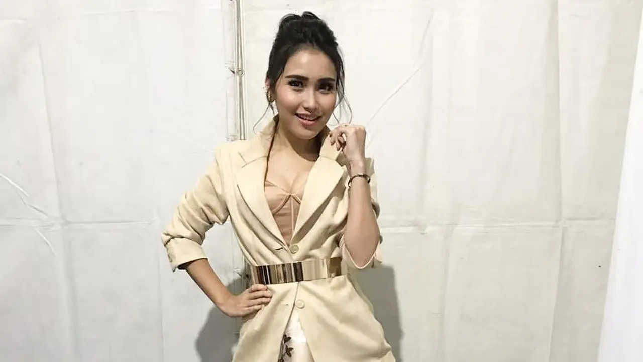 [Bintang] Ayu Ting Ting