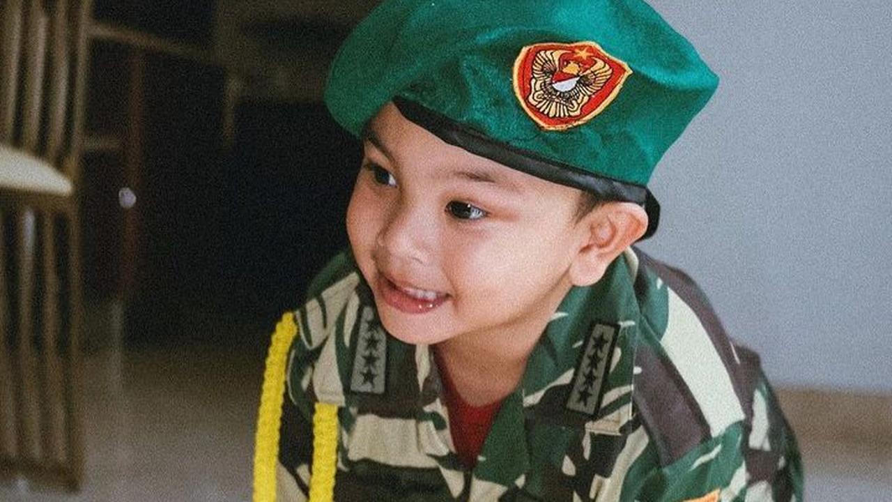 Postingan Fuji langsung mencuri perhatian netizen. Mereka menuliskan berbagai komentar di postingan Fuji.