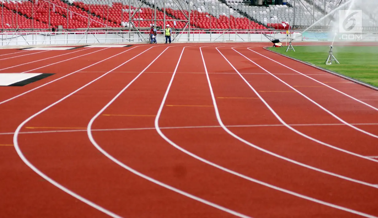 Kondisi lintasan lari di Stadion Utama GBK, Jakarta, Selasa (3/10). Sejumlah pembangunan Infastruktur Asian Games dipastikan akan selesai sesuai dengan target pemerintah, yaitu akhir tahun 2017. (Liputan6.com/Helmi Fithriansyah)