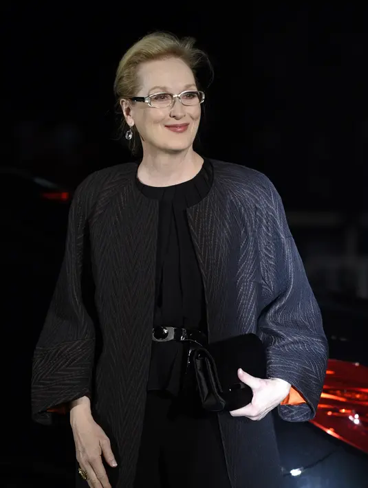 Aktris senior Meryl Streep memiliki kekayaan mencapai US$ 45 juta. Ia memiliki rumah mewah di Los Angeles, California seharga US$ 6,8 juta. Tak lupa mobil mewah BMW Hydrogen7 dan Toyota Prius. (Bintang/EPA)