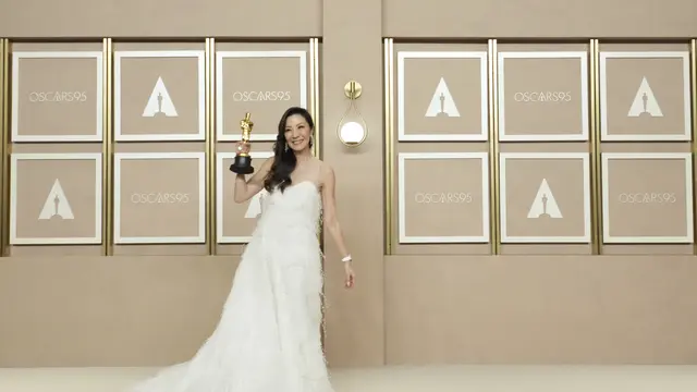 Michelle Yeoh Raih Aktris Terbaik Oscar