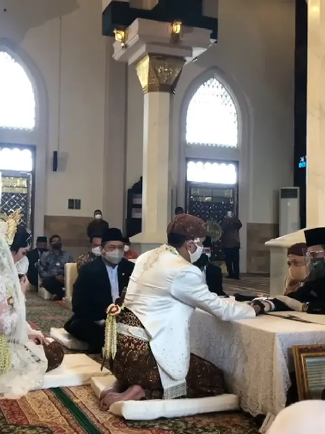 [Fimela] Ovi Dian dan Helmi Herman