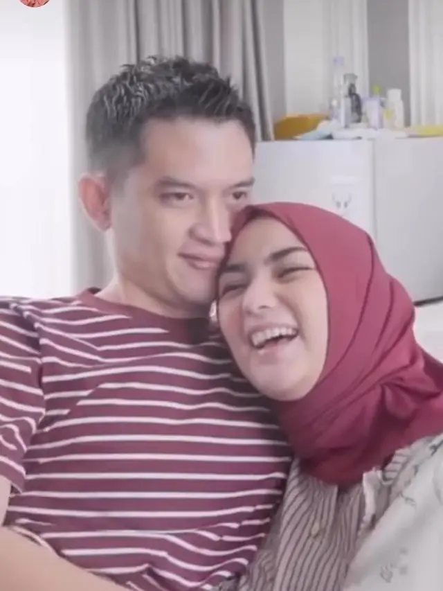 Citra Kirana unggah video mesra dengan suami, usai Rezky Aditya ditetapkan ayah biologis anak Wenny Ariani