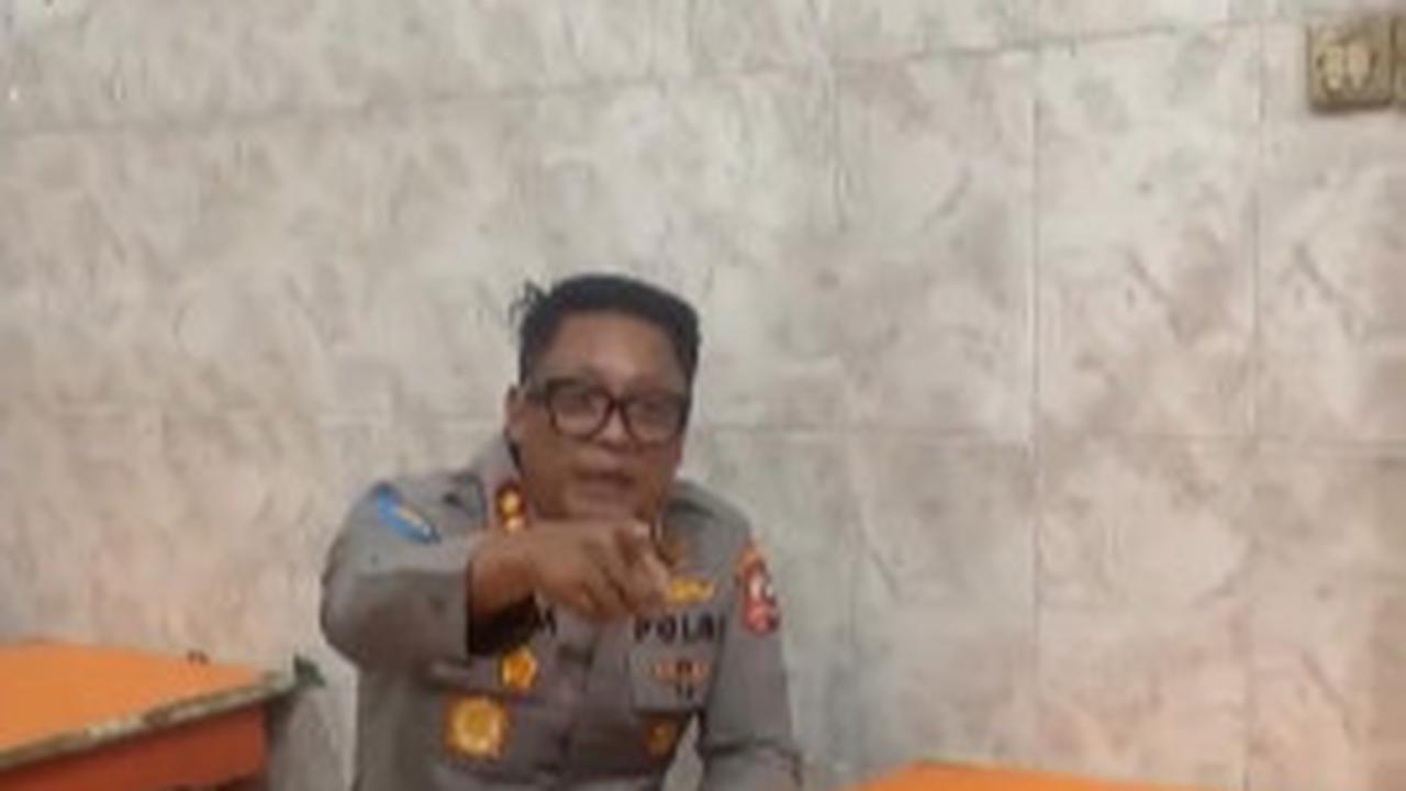 Jenderal Polisi Rela Nahan Lapar Demi Makan Menu Istimewa ini