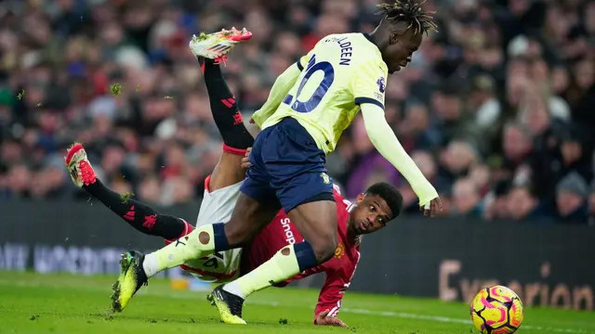 Foto: Amad Diallo Sang Pahlawan, Cetak Hat-trick Bawa MU Comeback Sensasional atas Southampton di Liga Inggris
