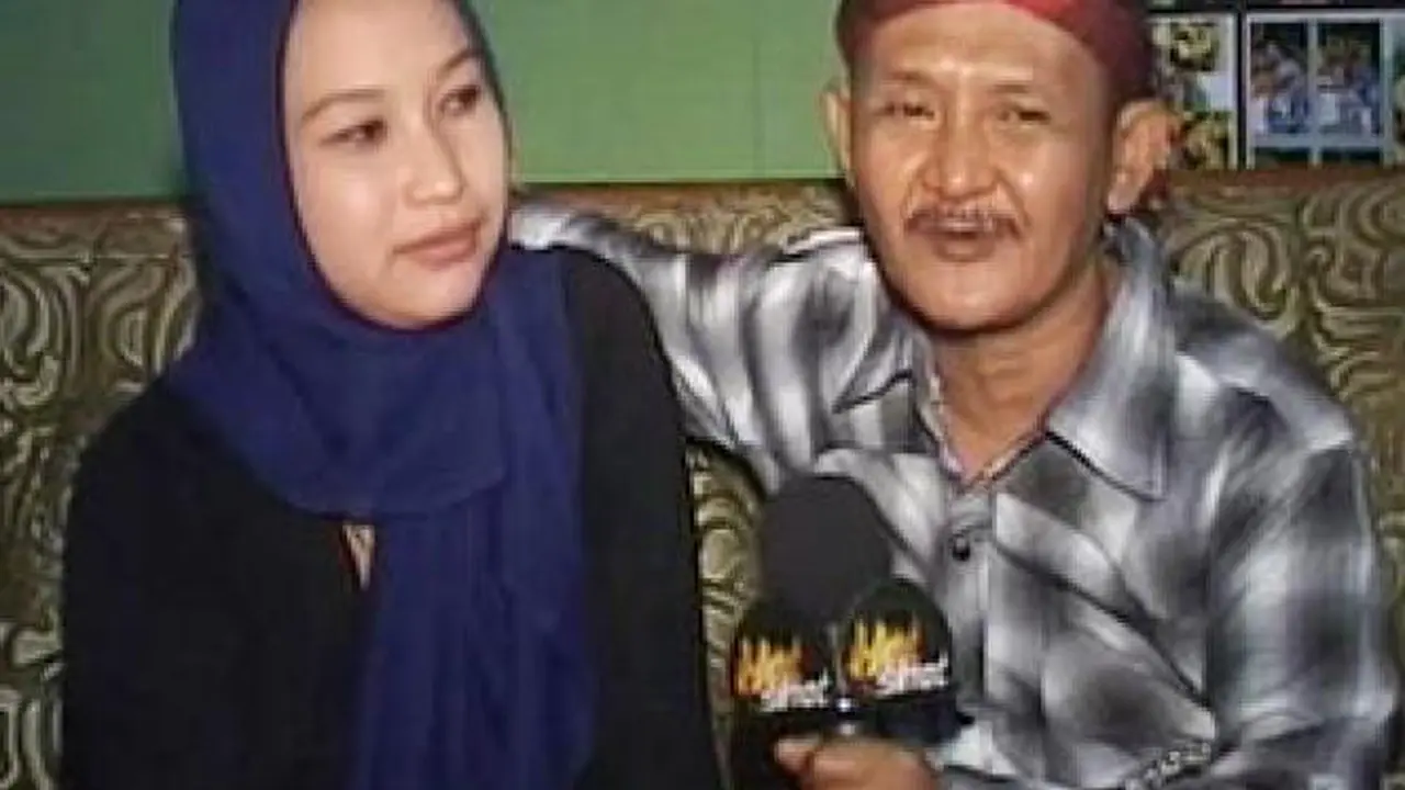 Masih Muda, Istri Ki Daus Sering Didekati Pria Lain