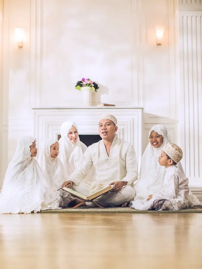 [Bintang] Vicky Prasetyo dan Angel Lelga