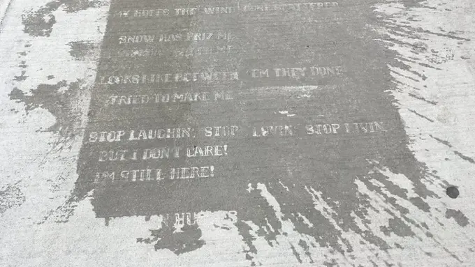 Magic! Puisi Ini Akan Terbaca Hanya Saat Hujan Tiba!