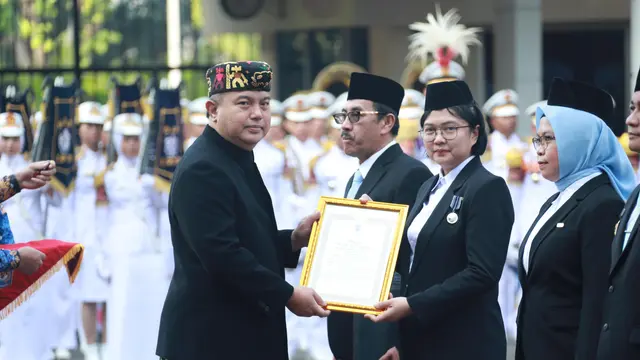 Kemendagri dan BNPP Gelar Upacara HUT ke-80 RI, Serahkan Tanda Kehormatan bagi ASN